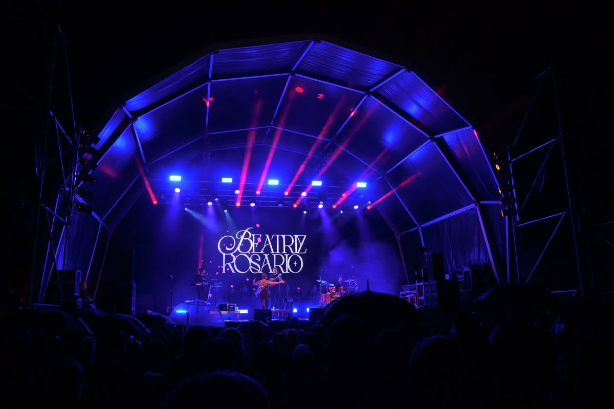 Concerto de Beatriz Rosário no Viana Bate Forte
